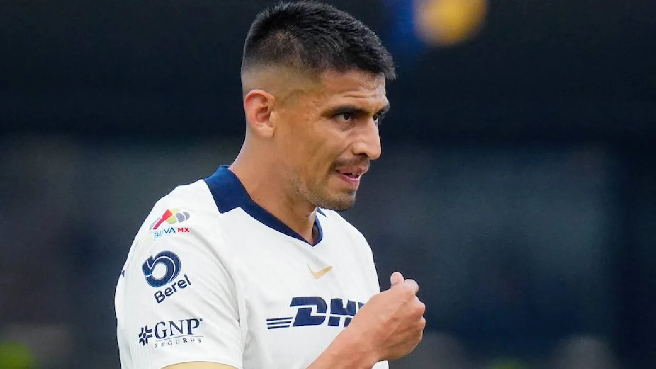 Guillermo Martínez, jugador de Pumas.