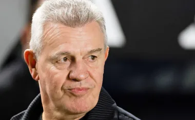 A pesar de la gran victoria ante Islandia, Javier Aguirre no dejó pasar los dolores de cabeza que tiene por las bajas europeas.