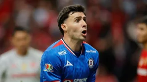 Monterrey vs Cruz Azul: José Paradela comete el oso de la Jornada 8 ante Mochis Cárdenas