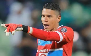 En las últimas horas, Kevin Mier sorprendió a los aficionados cementeros y encendió las alarmas puertas adentro.