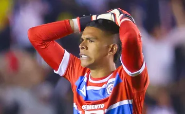 Kevin Mier causa baja en Cruz Azul.