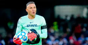 Keylor Navas demuestra por qué es el capitán de Pumas: el gesto con Caicedo que encendió CU