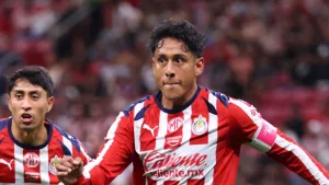 Luis Romo preocupa a Chivas: Se rompe de nuevo y su llamado ante Portugal y Bélgica peligra