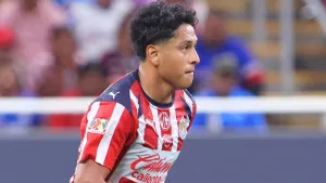 Por qué no juega Luis Romo con Chivas vs América en el Clásico de la J6 del Clausura 2026