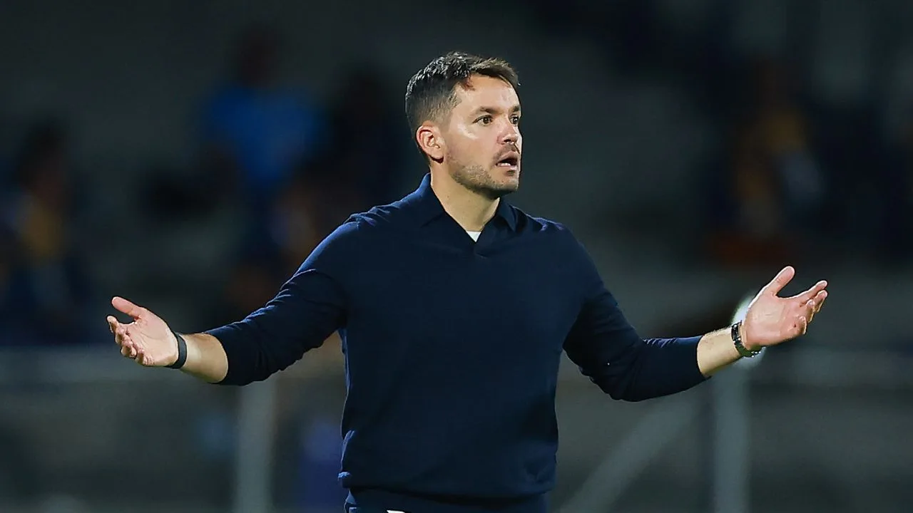 Nicolás Larcamón, actual DT de Cruz Azul. 