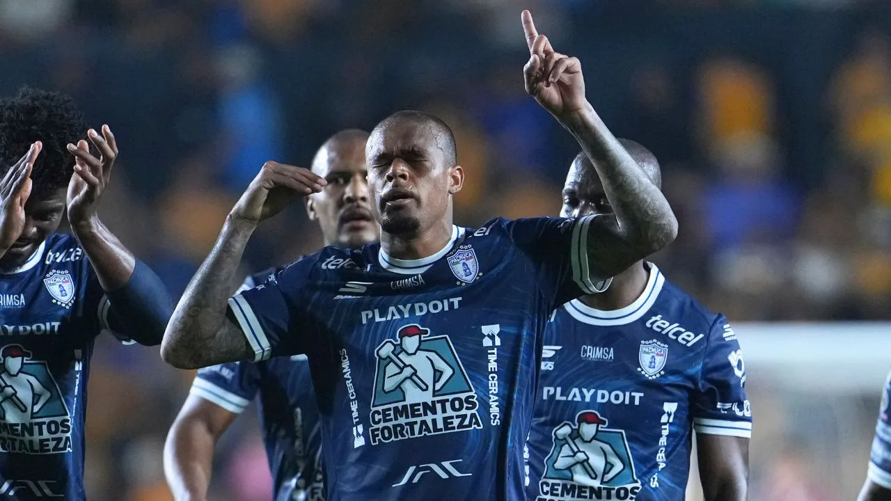 Tigres vs Pachuca: Golazo que recuerda a Walter Silvani y polémicas en la remontada de los Tuzos.