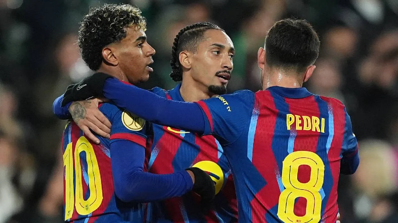 Raphinha y Pedri, bajas con el Barcelona.