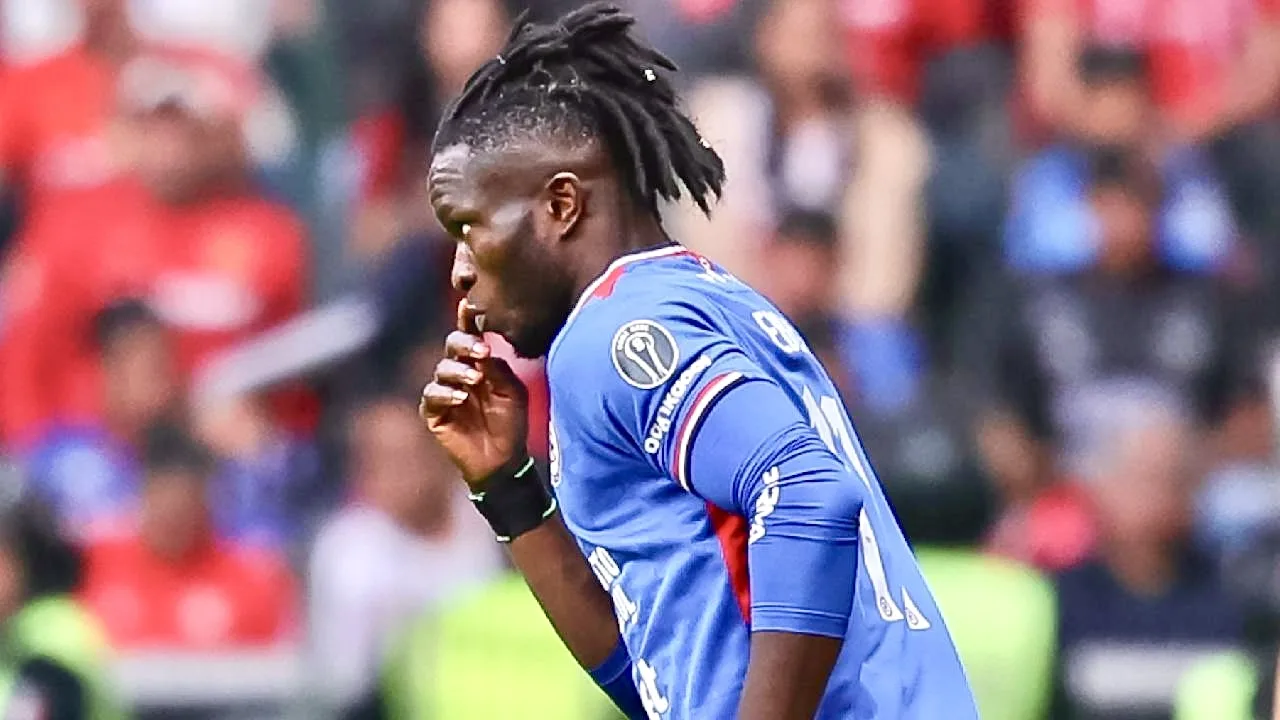 Christian Ebere ya debutó con la Máquina.