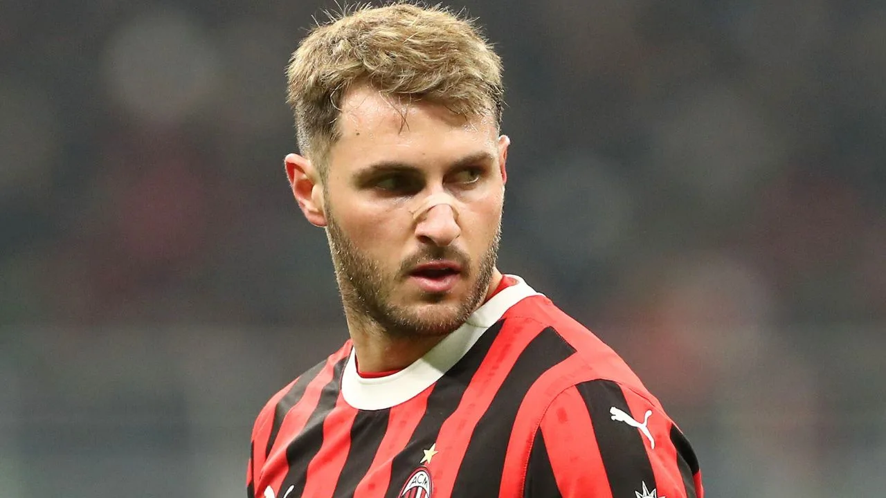 AC Milan sorprende y tomaría radical decisión sobre Santiago Gimenez a nada del Mundial 2026.