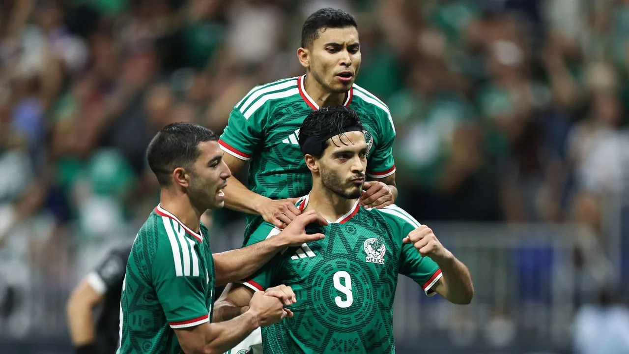 Jugadores de la Selección Mexicana de futbol. 