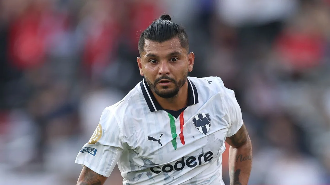 Tecatito Corona, jugador de Rayados de Monterrey. 