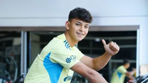 Thiago Espinosa se pierde el Chivas vs América por un inesperado motivo que le impidió jugar