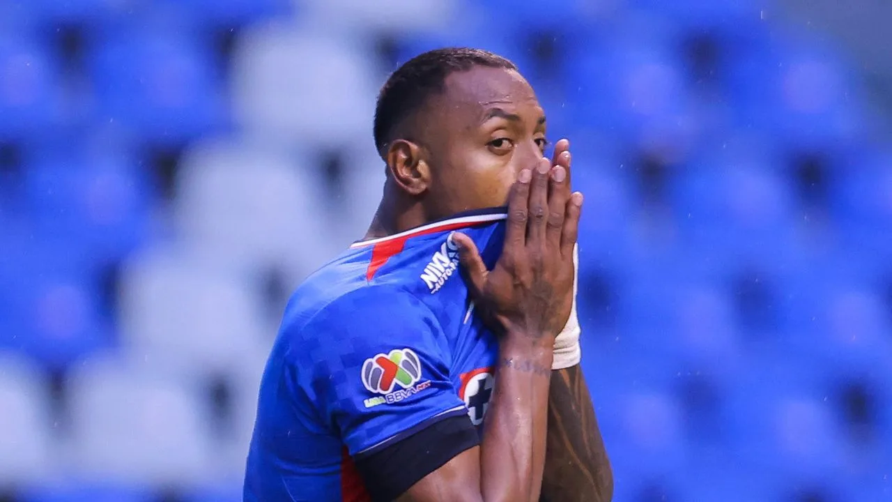 Willer Ditta, jugador de Cruz Azul. 