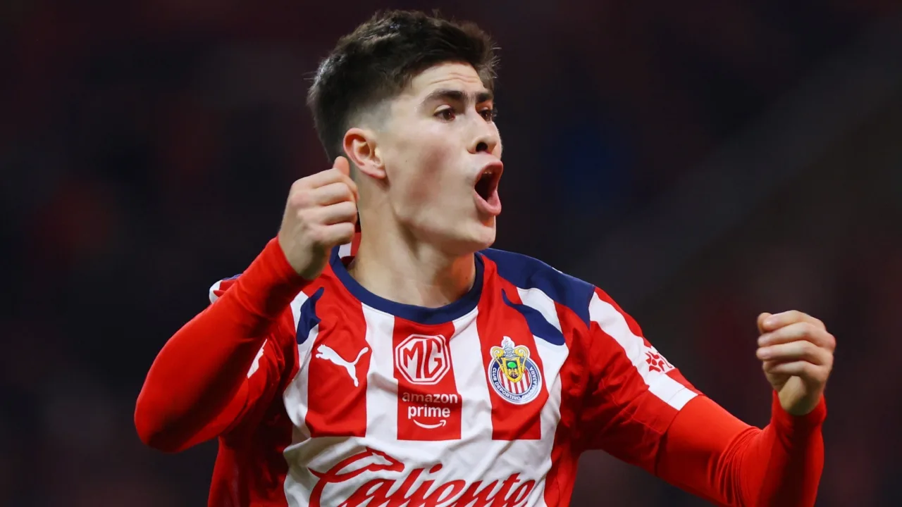 Armando González, Chivas