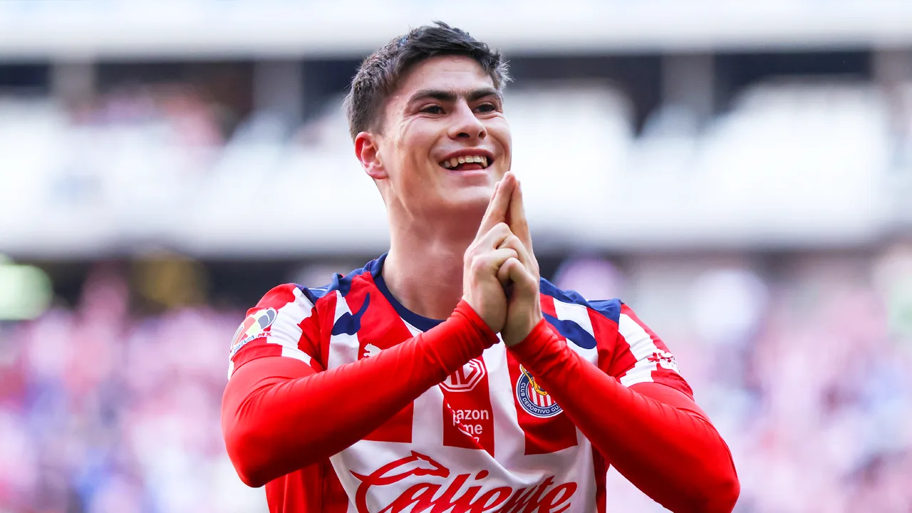 Armando González continúa impresionando en las Chivas.
