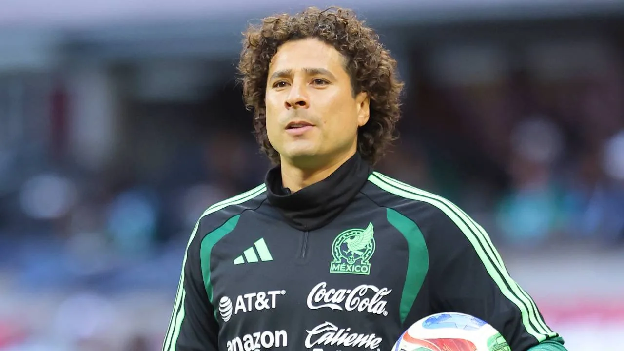 Esposa e hijos dejan solo Memo Ochoa regreso a Selección Mexicana