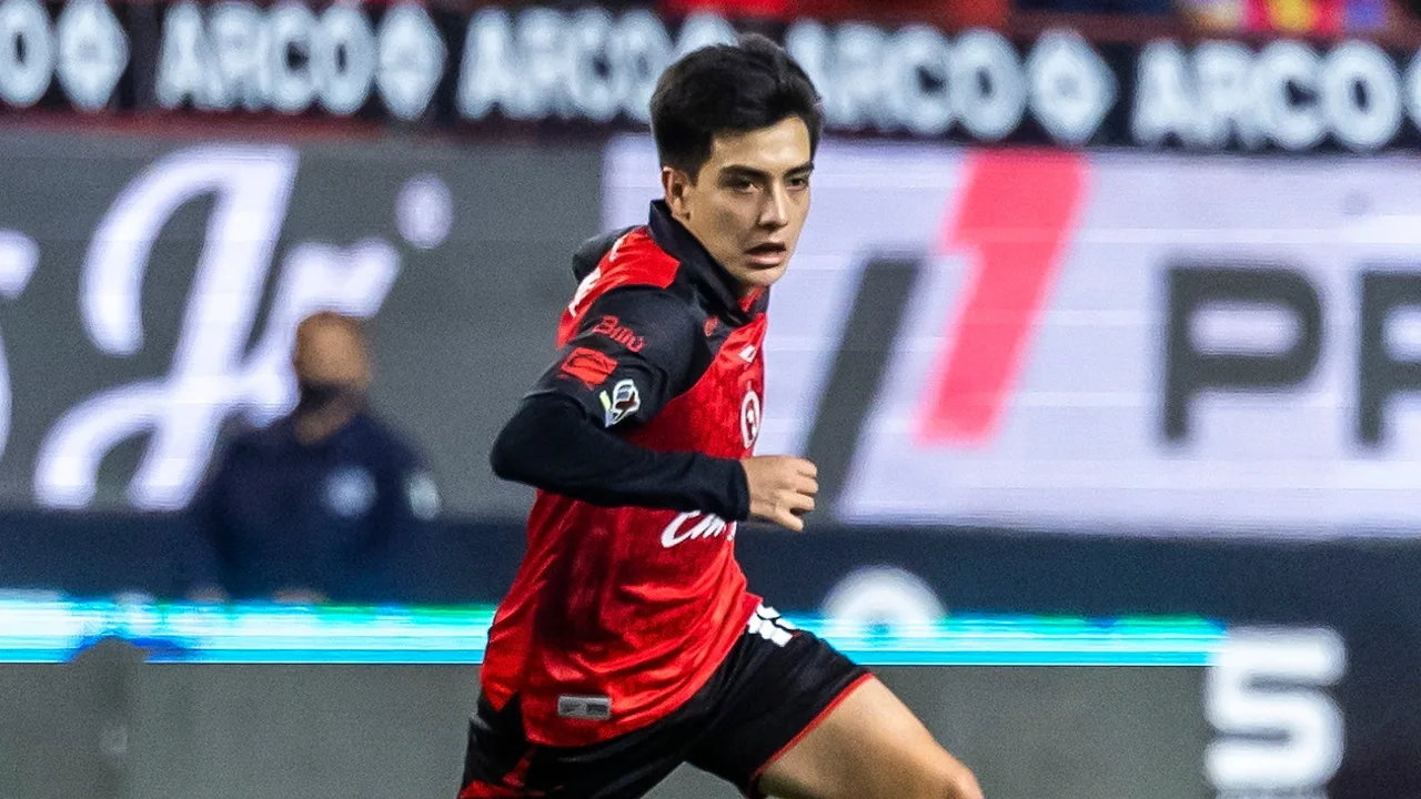 Gilberto Mora, Xolos de Tijuana