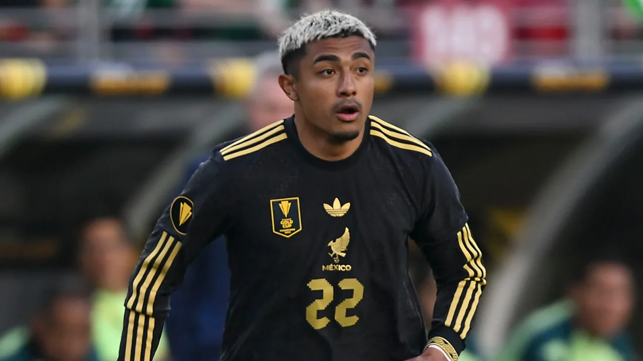 Julián Araújo, Selección Mexicana