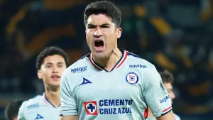 Nico Ibáñez hace brutal desaire al vestidor de Cruz Azul tras polémico empate ante Pumas en el Clausura 2026