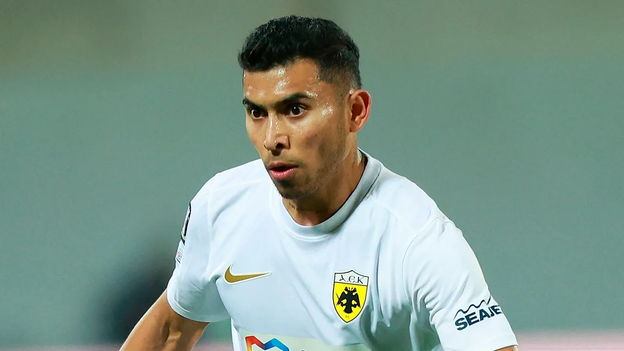 Orbelín Pineda es bien considerado en el AEK.