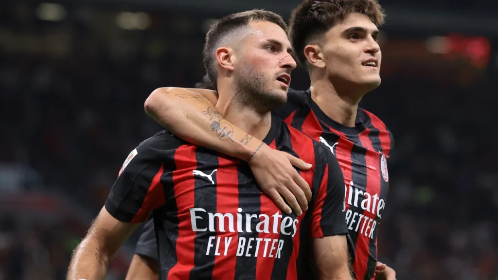 Santiago Giménez, AC Milan