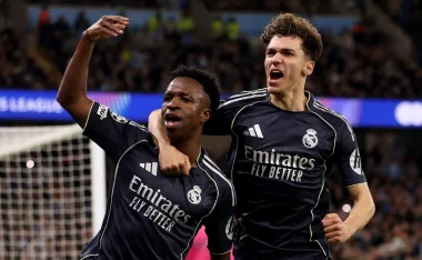 Vinícius Jr. y Thiago Pitarch, Manchester City vs Real Madrid por la UEFA Champions League
