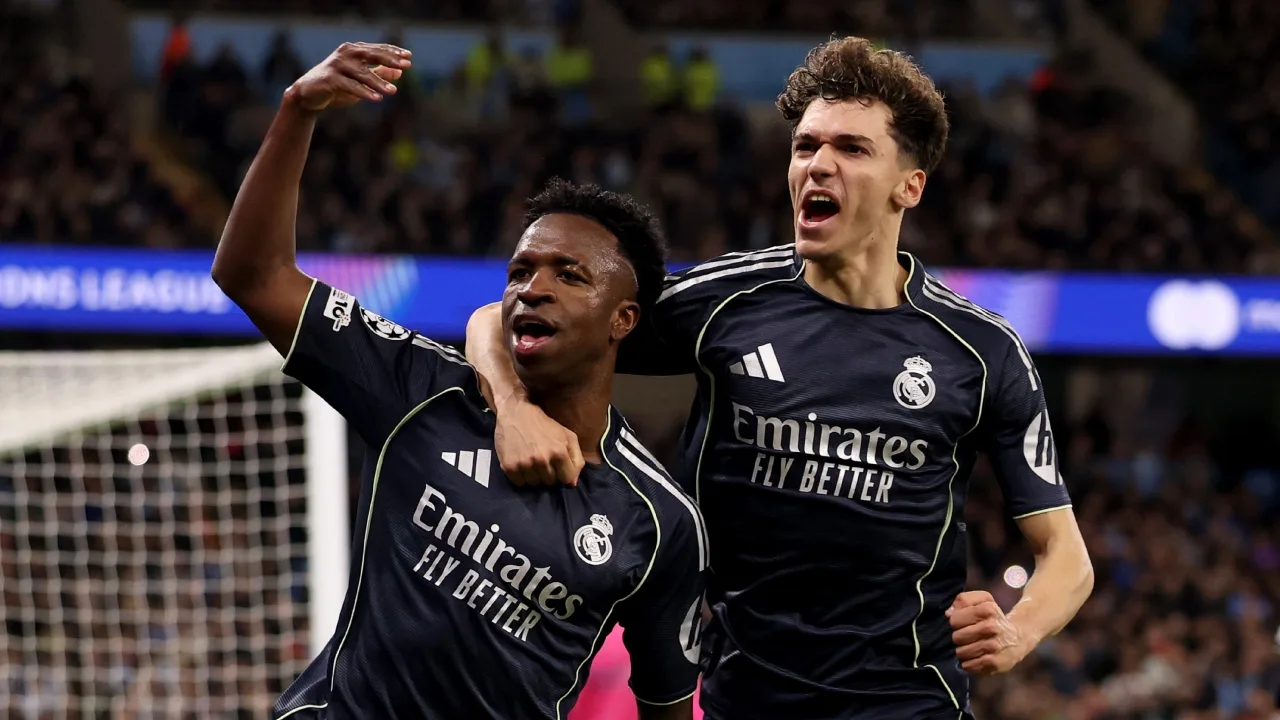 Vinícius Jr. y Thiago Pitarch, Manchester City vs Real Madrid por la UEFA Champions League