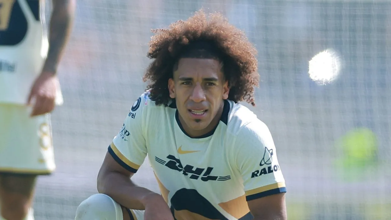 Adalberto Carrasquilla, jugador de Pumas. 