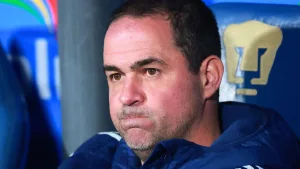André Jardine estalla contra el arbitraje tras el Pumas vs América y señala al culpable de la derrota