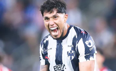 Carlos Salcedo y su futuro con Rayados.