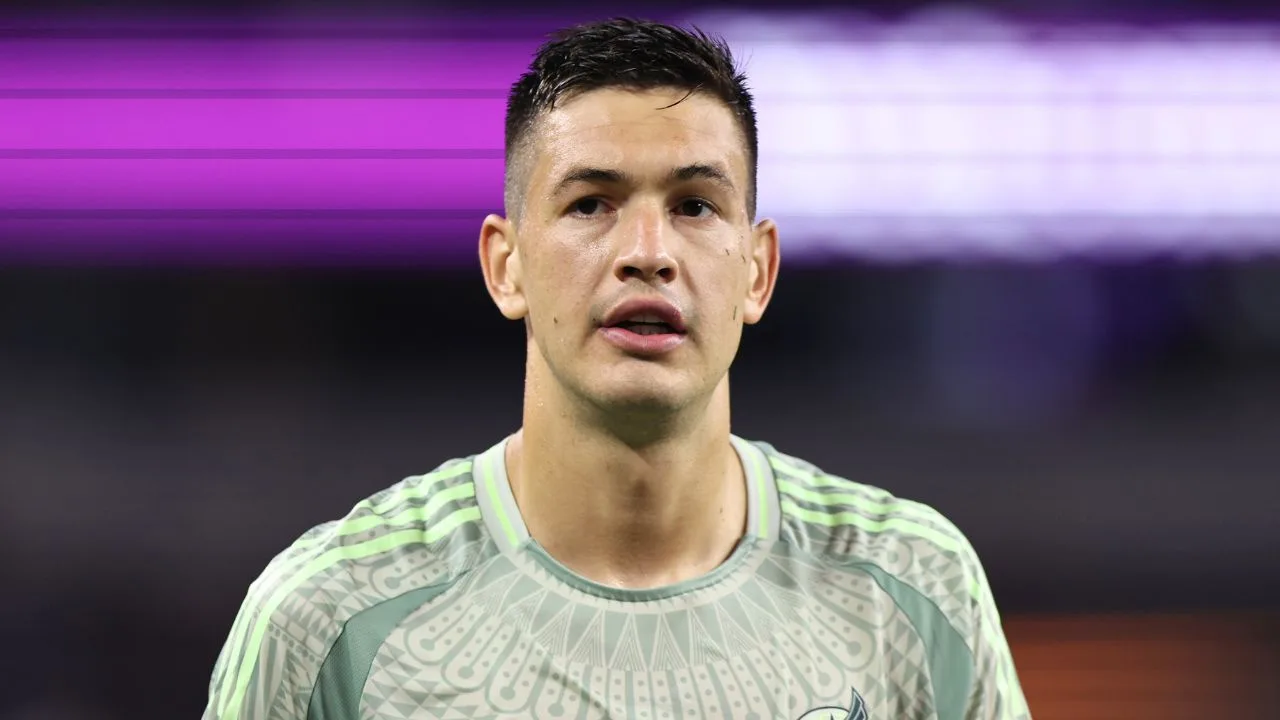 César Montes enciende las alarmas de la Selección Mexicana rumbo a la Fecha FIFA vs Portugal César Montes enciende las alarmas de la Selección Mexicana rumbo a la Fecha FIFA vs Portugal.