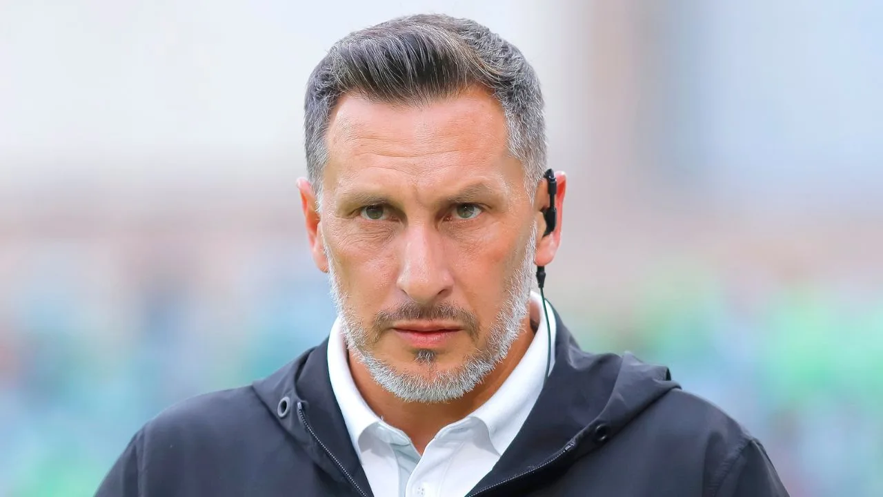 México vs Portugal: Papá de Santiago Gimenez obligado a caminar kilómetros para llegar al Estadio Azteca.