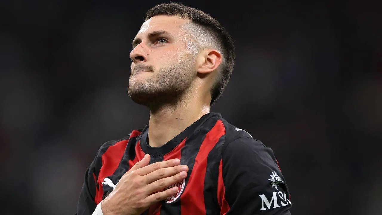 Santiago Giménez, delantero mexicano.