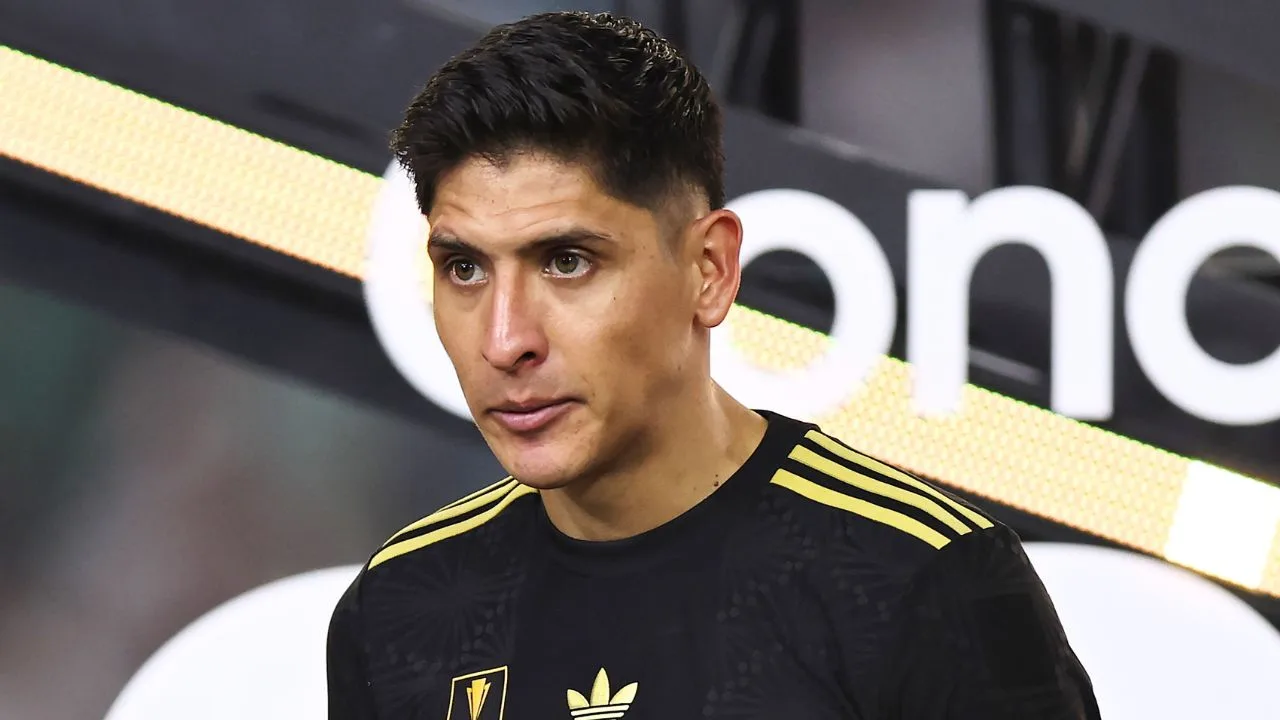 México vs Portugal: Edson Álvarez se olvida de su rehabilitación y presume nueva faceta lejos del futbol.