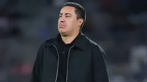 Exhiben tenso ambiente al interior de Pumas que pondría en duda a Efraín Juárez