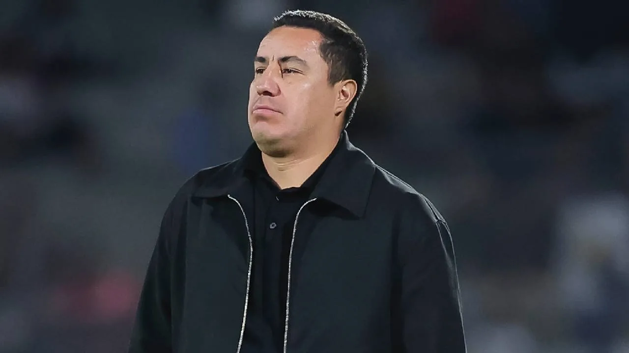 Efraín Juárez, DT de Pumas.