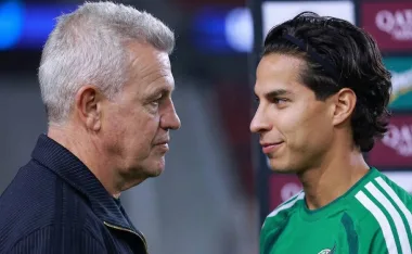 Javier Aguirre y Diego Lainez