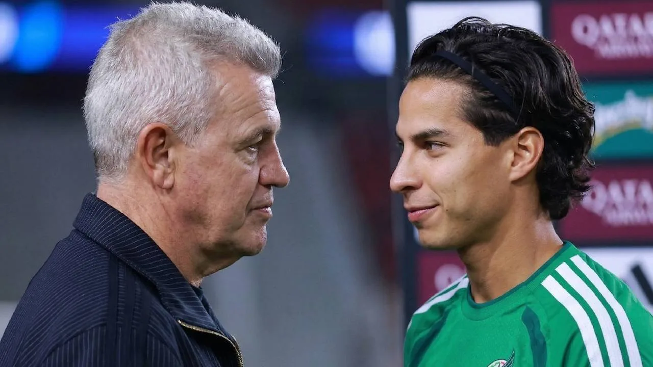 Javier Aguirre y Diego Lainez.