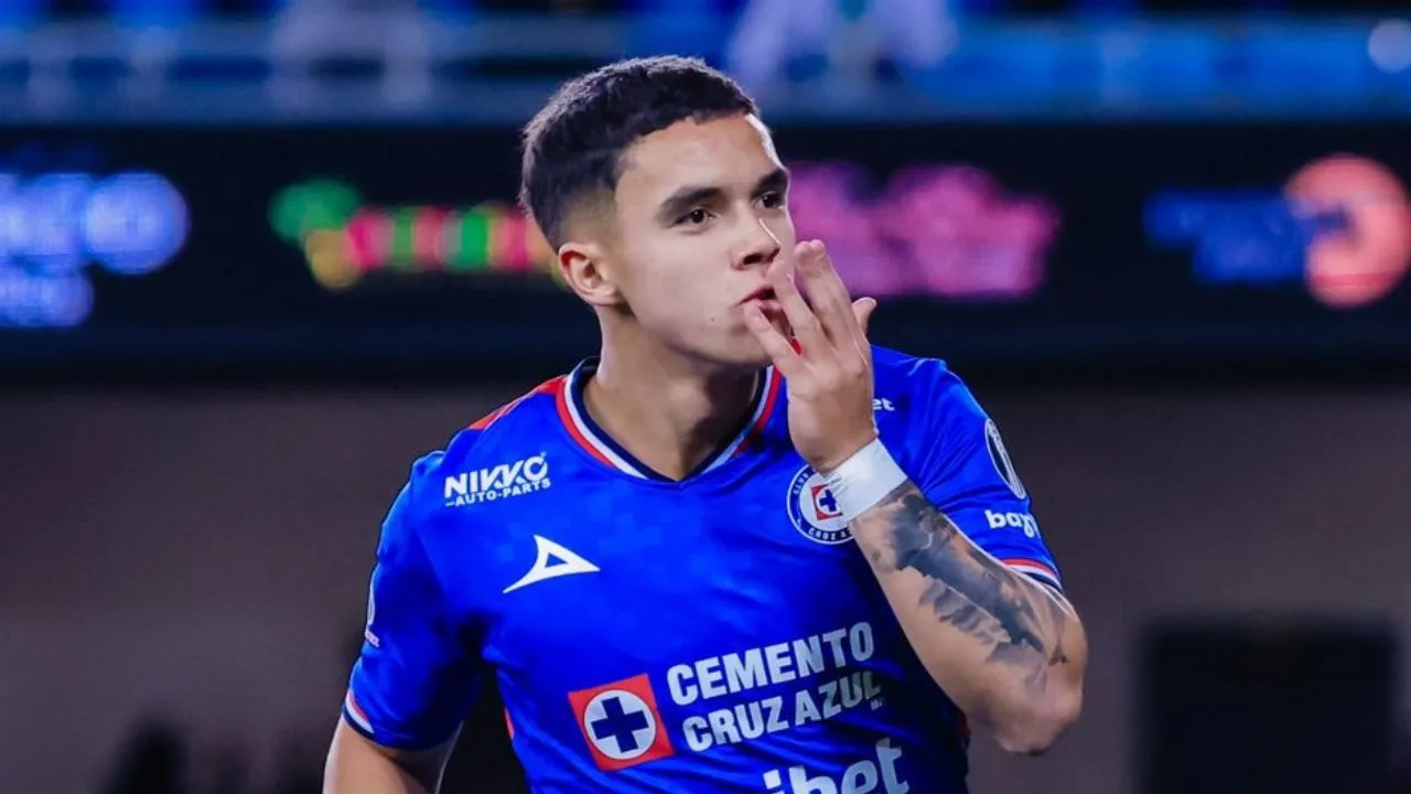 Mateo Levy tras anotar su gol en el duelo de Cruz Azul vs Atlético Nacional. 