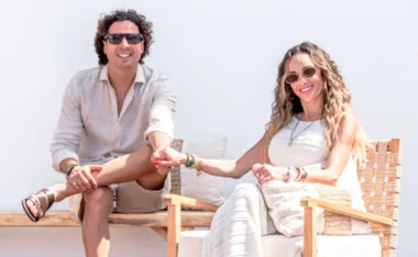 Memo Ochoa y su esposa Karla Mora.