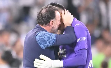 Milito habló con Tala Rangel antes del penal.