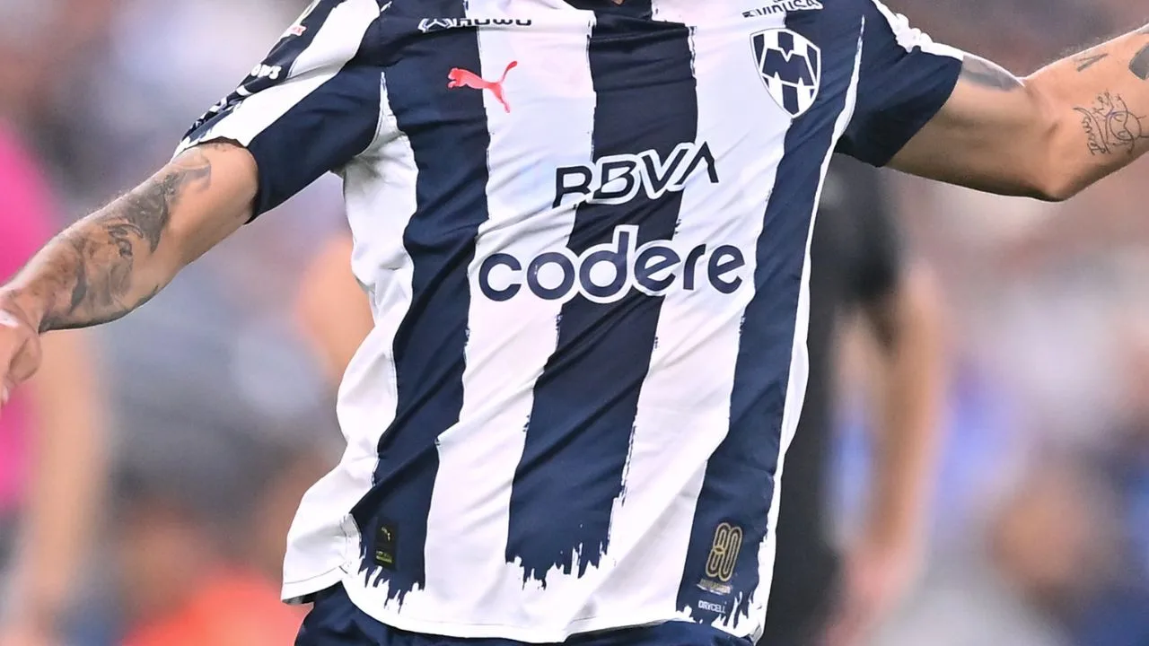 Un jugador resultó ser baja de última hora en el duelo de Monterrey vs Chivas. 