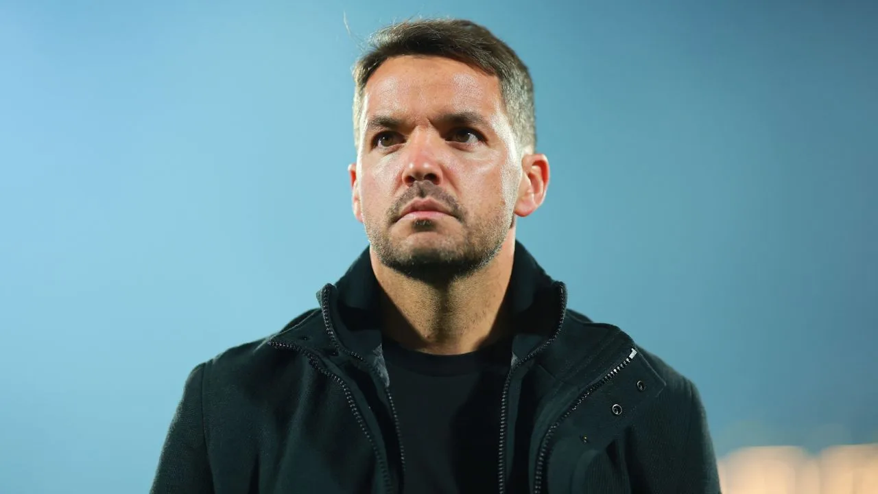 Nicolás Larcamón se toma un respiro de la Liga MX pero no deja el futbol y así lo cacharon.