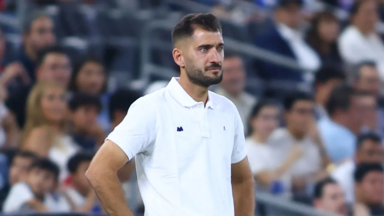 Nicolás Sánchez, actual entrenador interino de Monterrey.