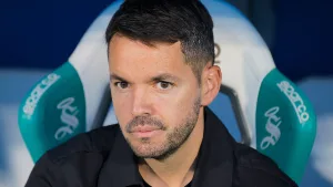 Cruz Azul vence a Santos pero Larcamón lanza poderosa advertencia a la afición cementera