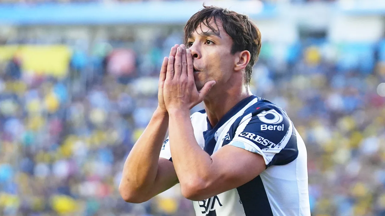 Óliver Torres, figura de Rayados de Monterrey.