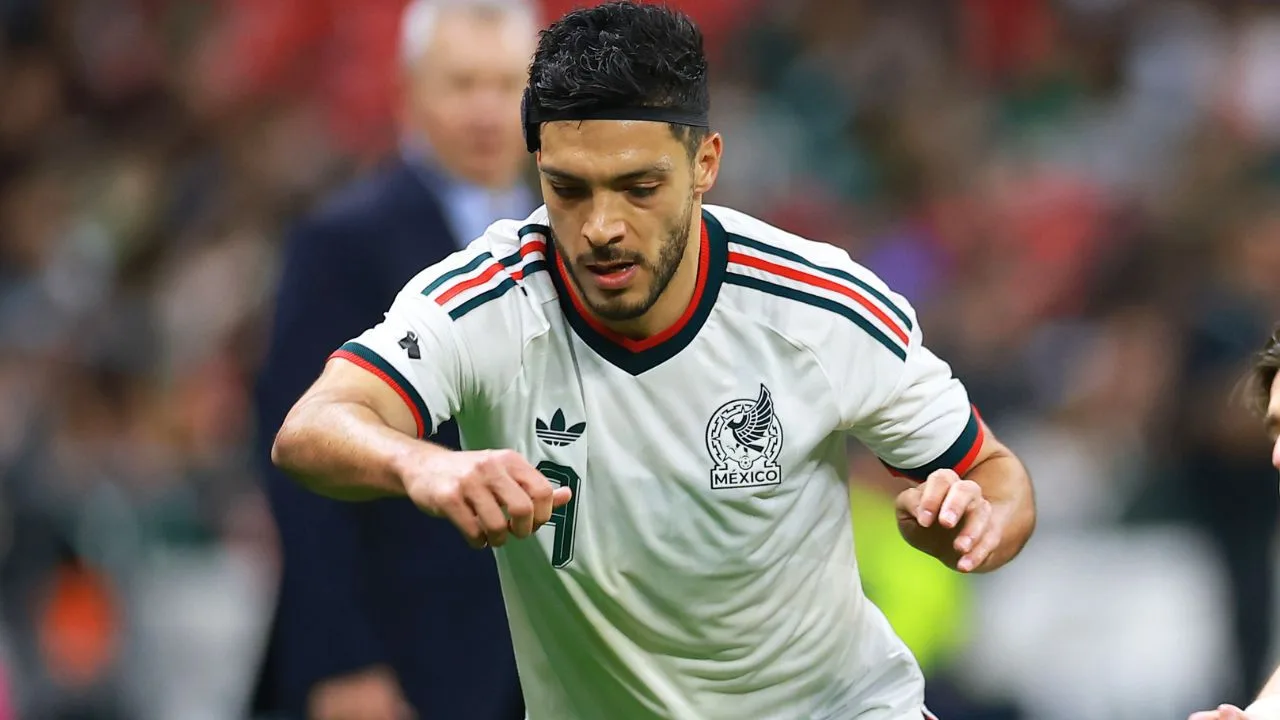 México tuvo significativo gesto con Raúl Jiménez en pleno partido ante Portugal en el Azteca.