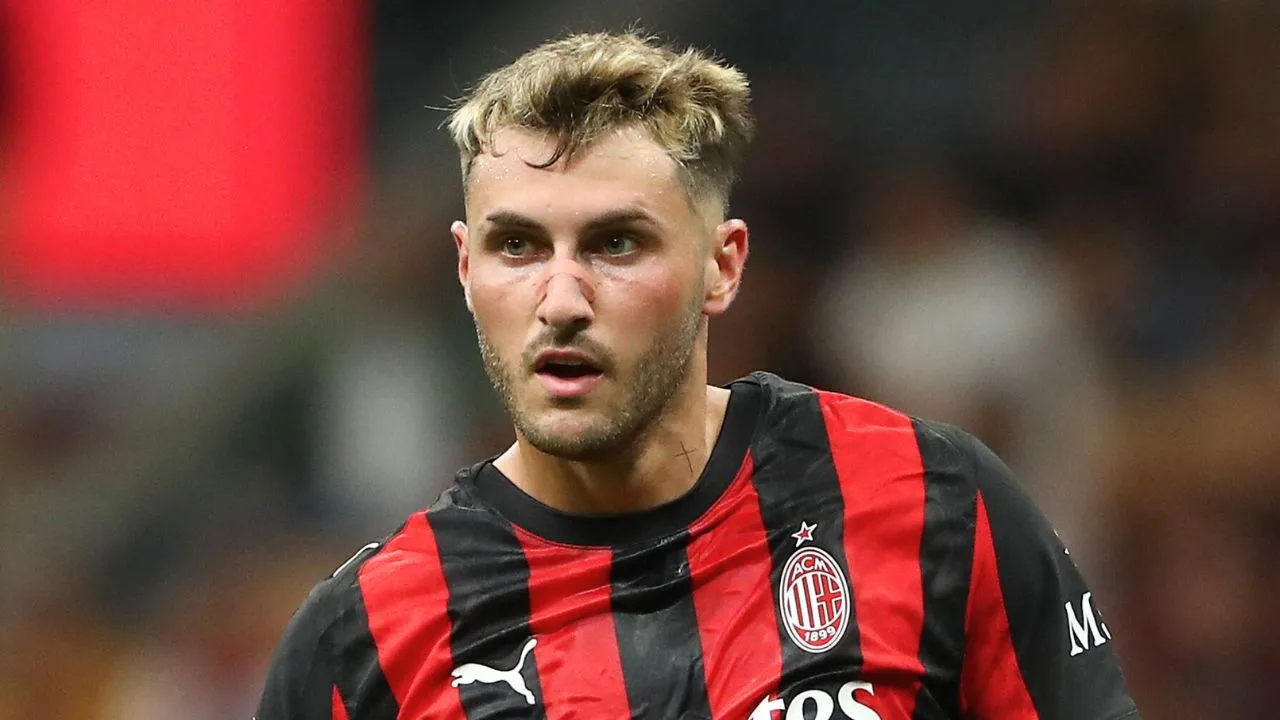 Santiago Gimenez rompe el silencio tras regresar a las canchas y lanza mensaje al AC Milan.