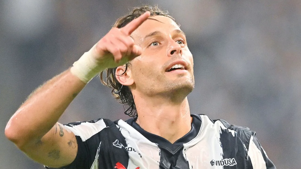 Sergio Canales lanza mensaje a Rayados de Monterrey en medio de rumores que apuntan a su salida.