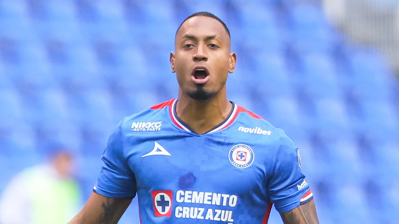Willer Ditta se pierde el Monterrey vs Cruz Azul.